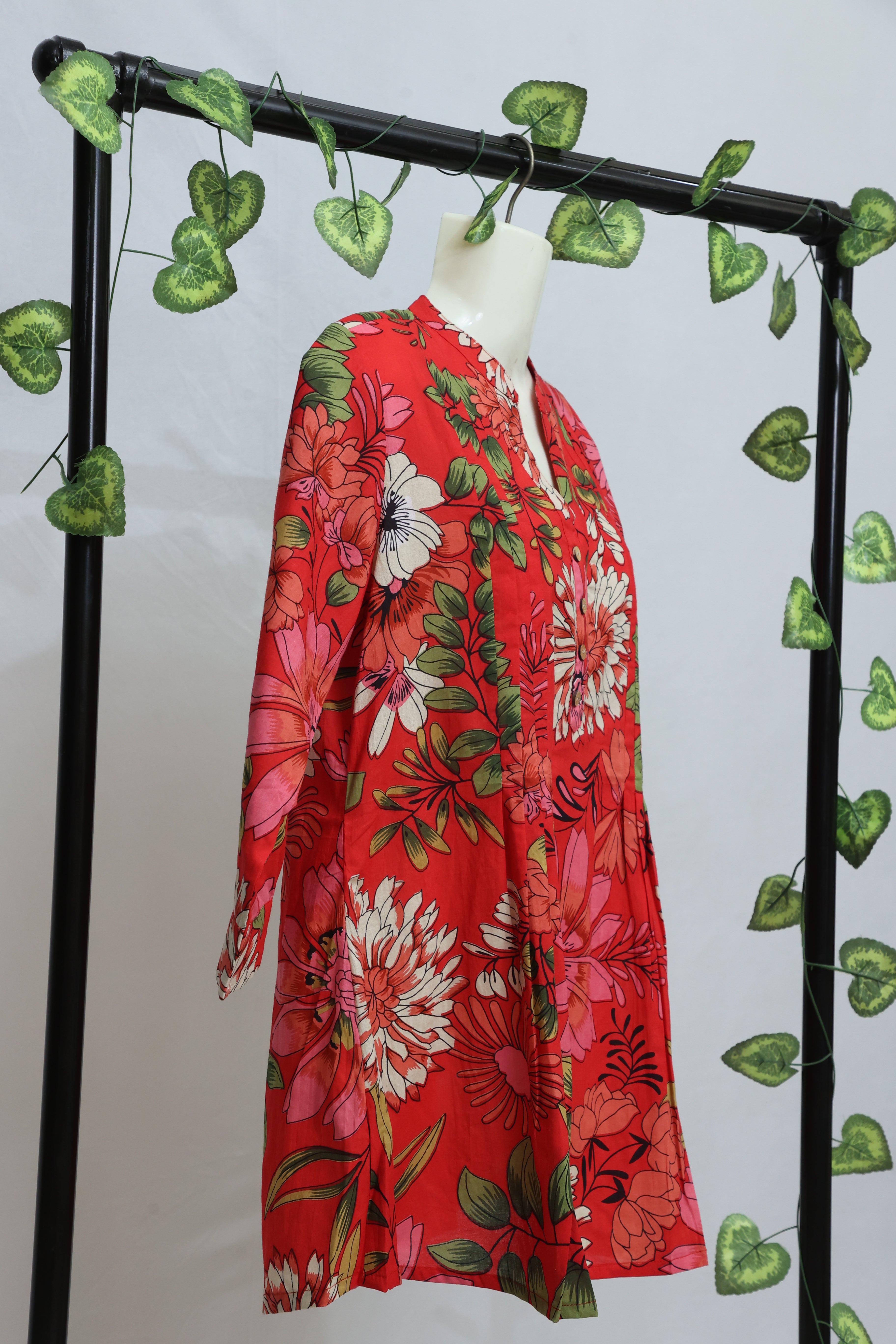 Red Kurti
