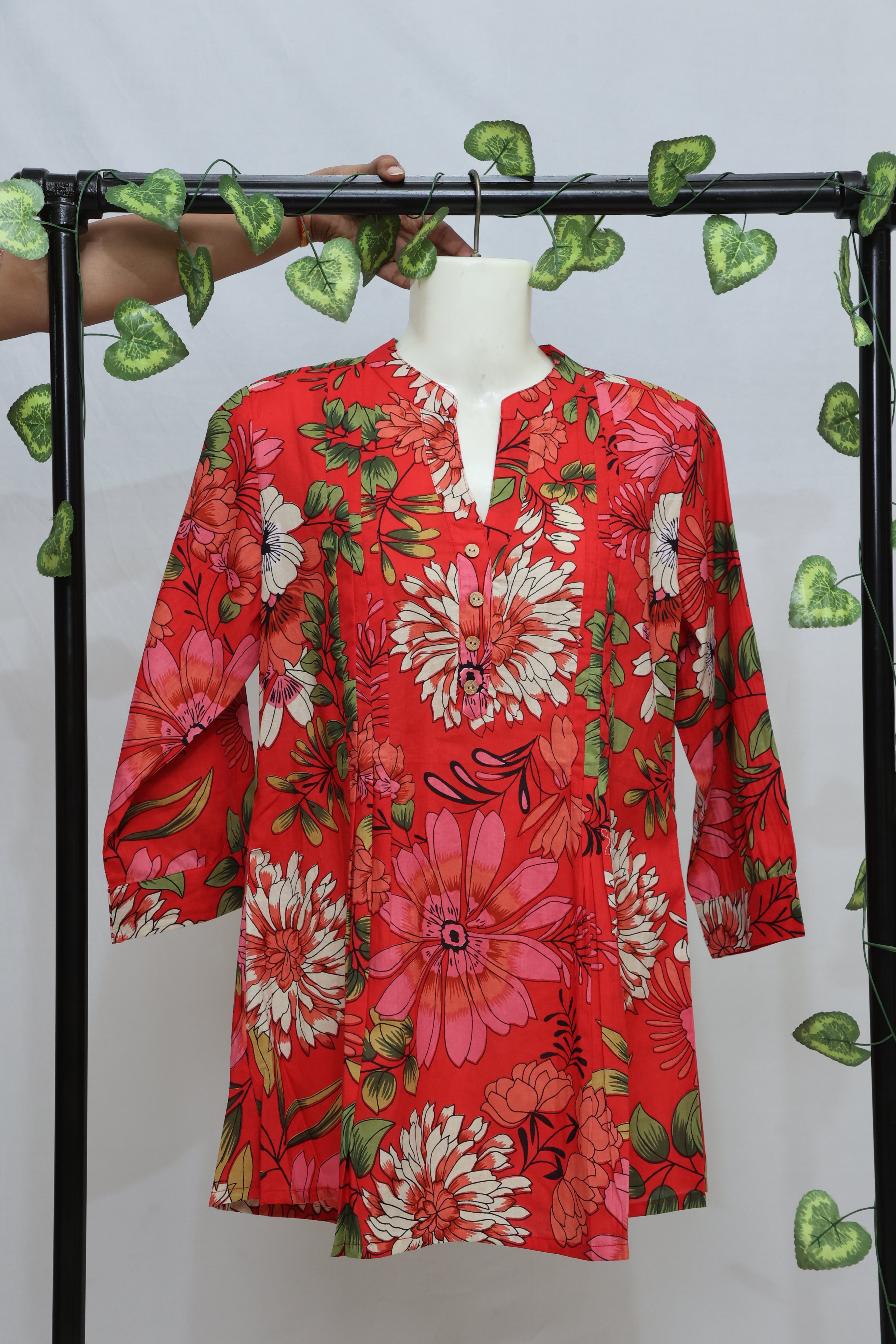 Red Kurti
